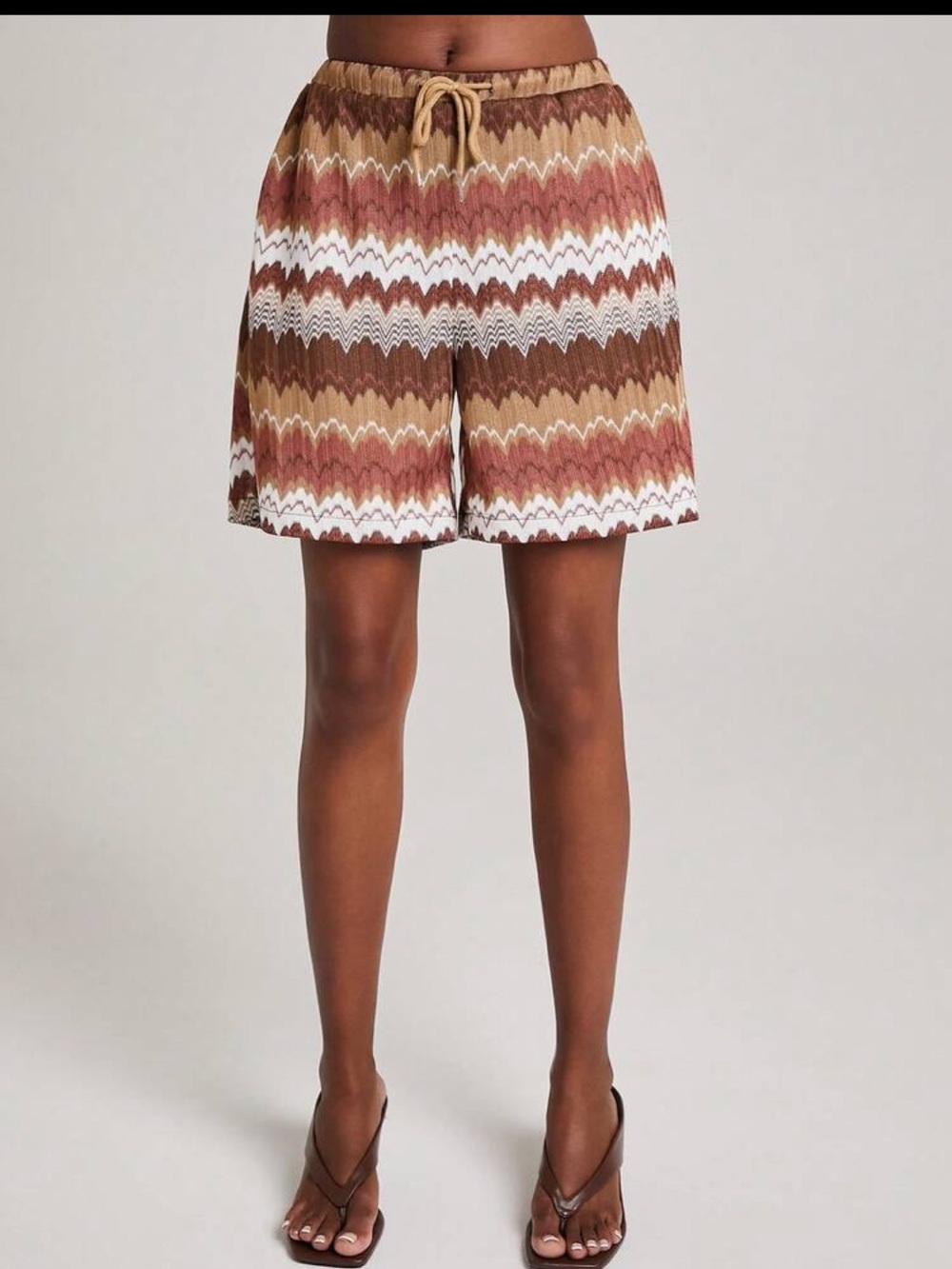 Women's Zigzag Print Elastic Waist Shorts - Brown/Tan/White